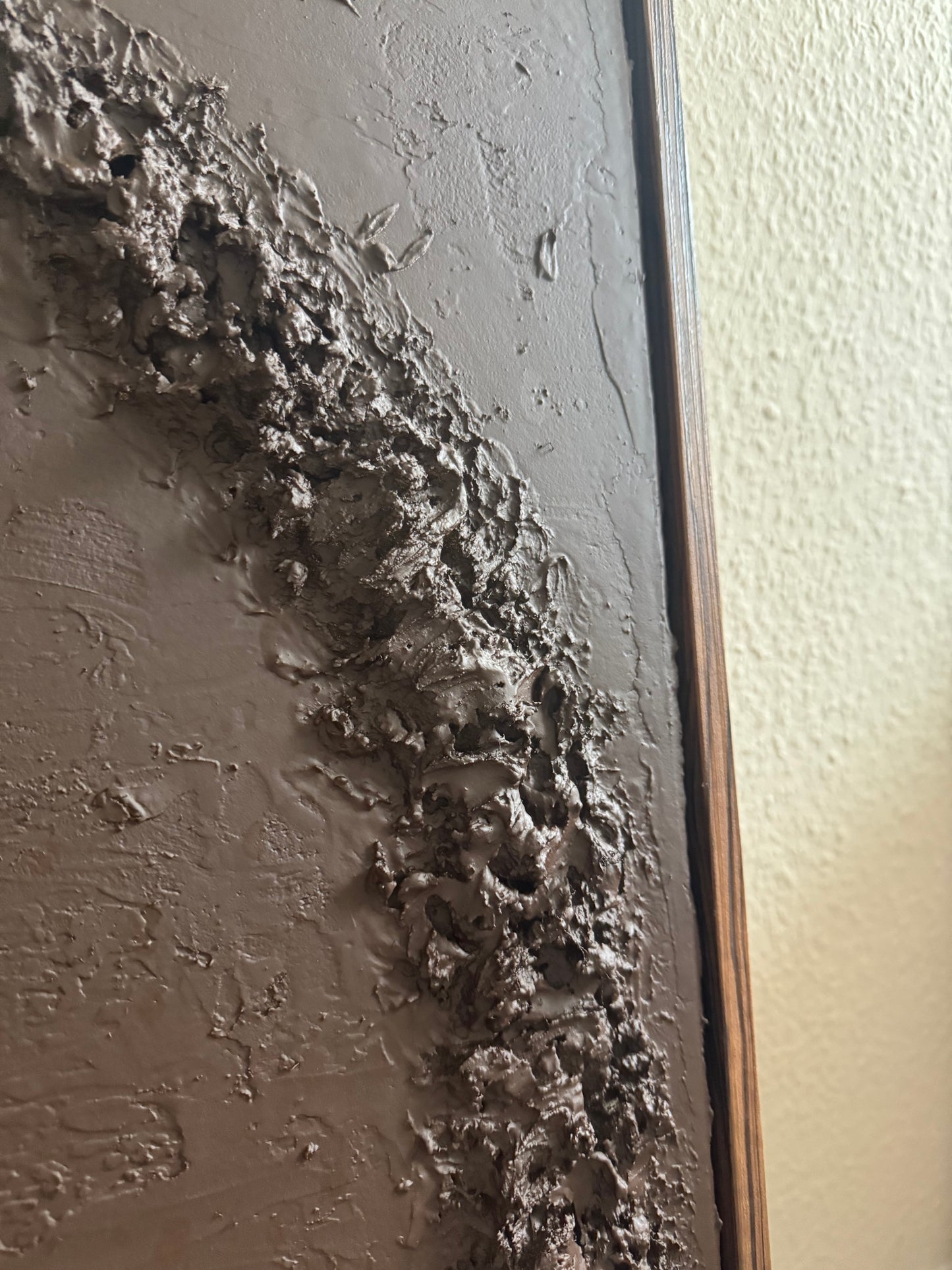 Strukturbild EYE in Braun