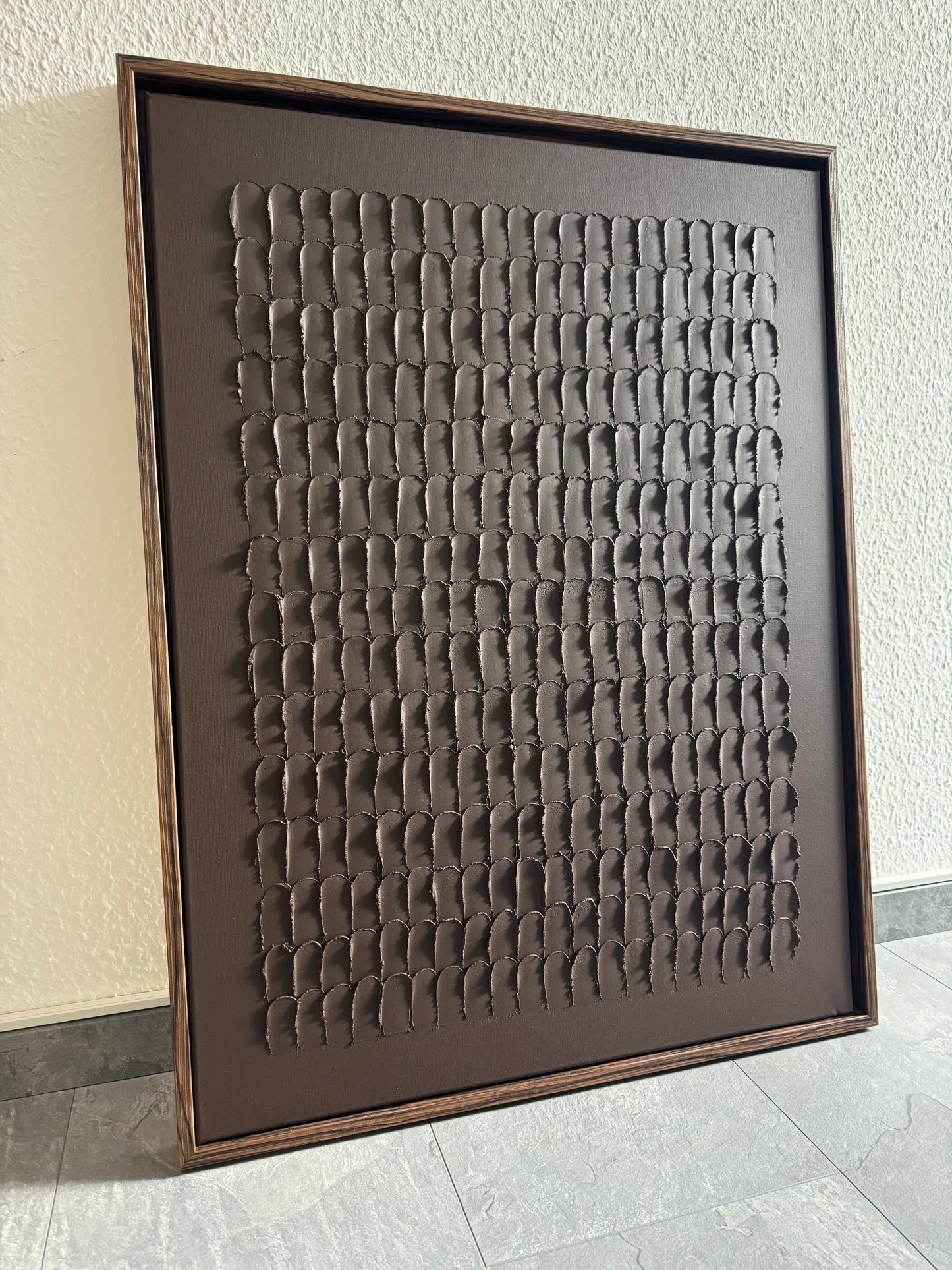Strukturbild SCALE in braun