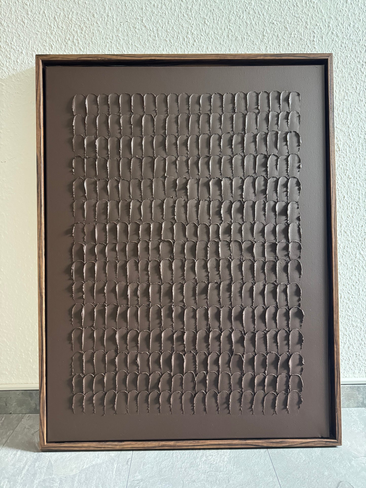 Strukturbild SCALE in braun