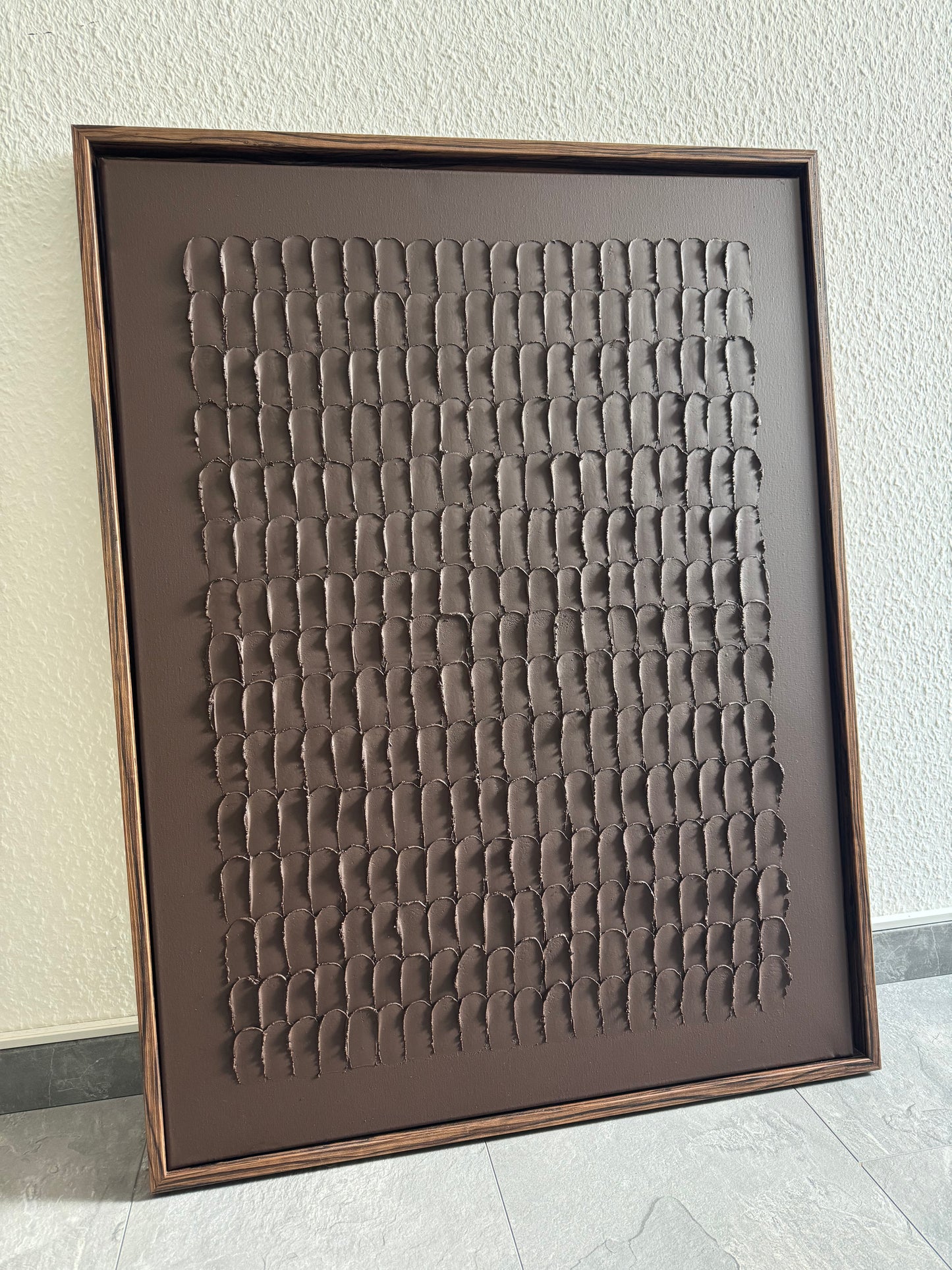 Strukturbild SCALE in braun