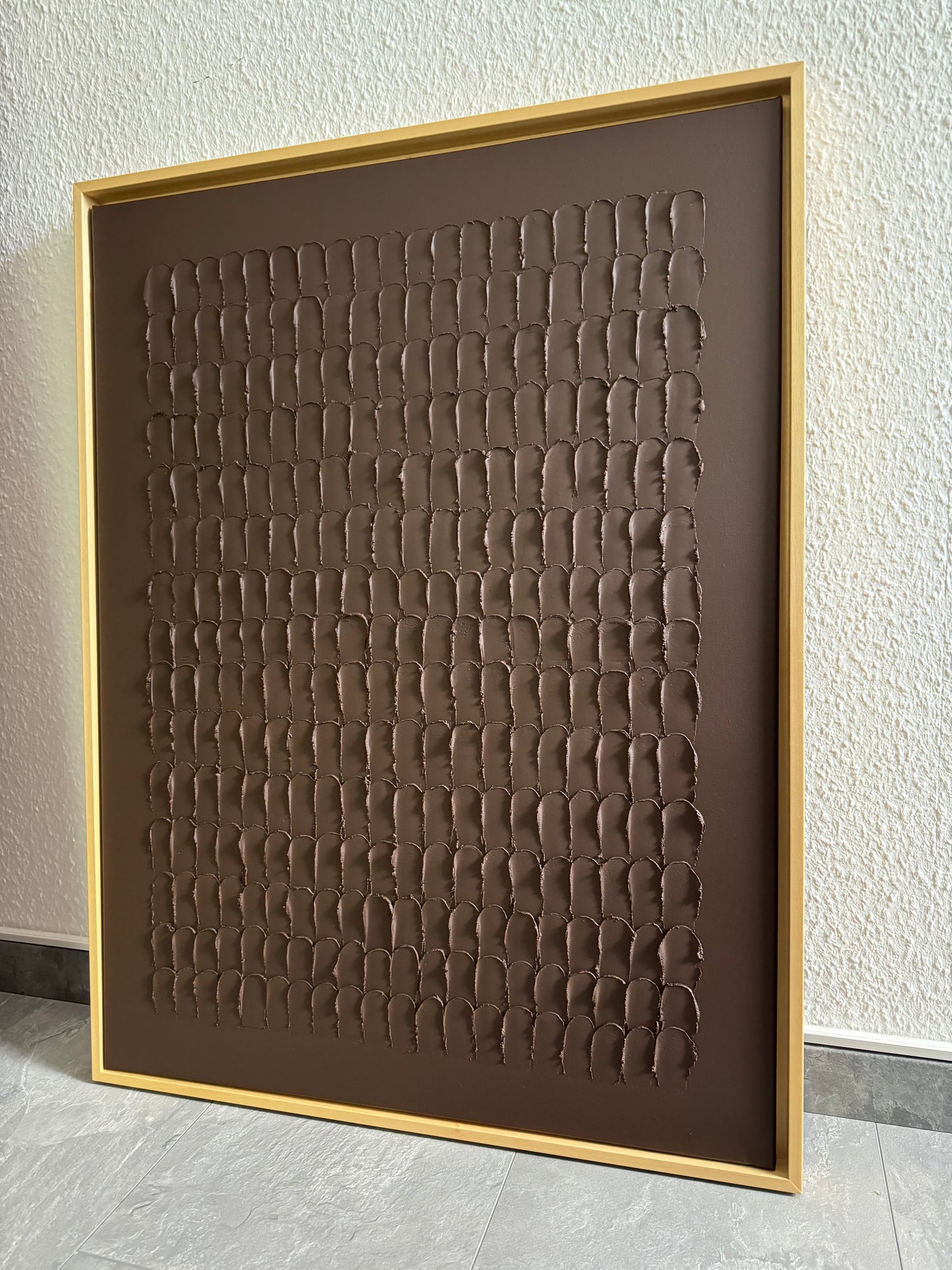 Strukturbild SCALE in braun