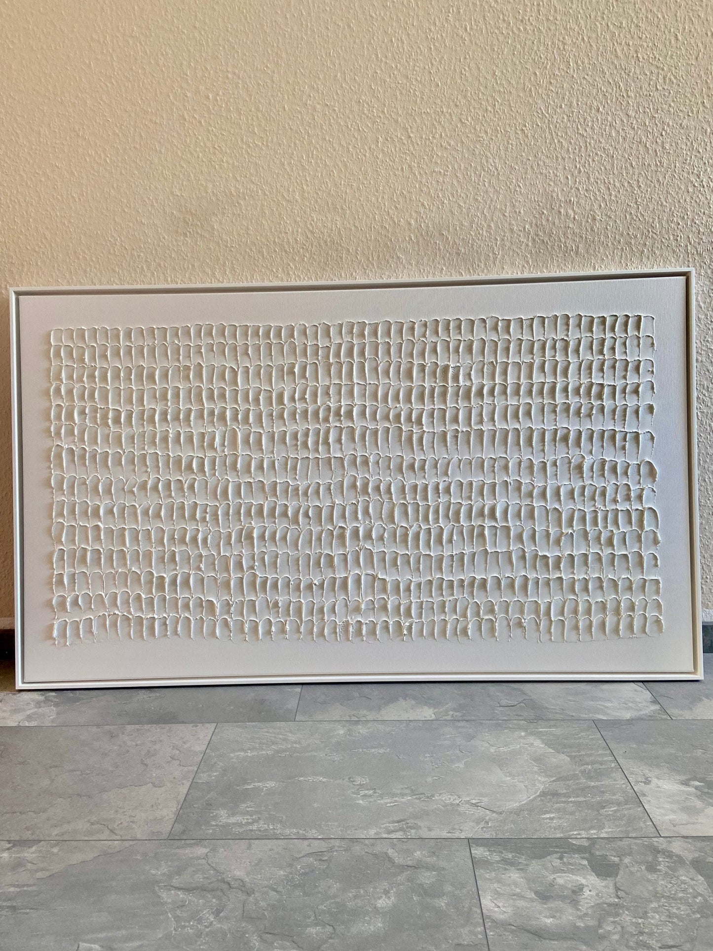 Strukturbild SCALE in Weiß